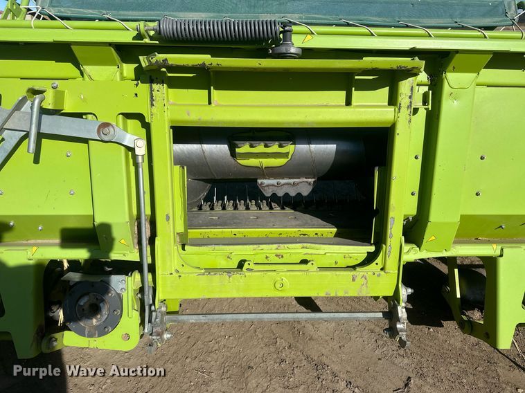 image for item DM2646 2017 Claas 380  pickup head