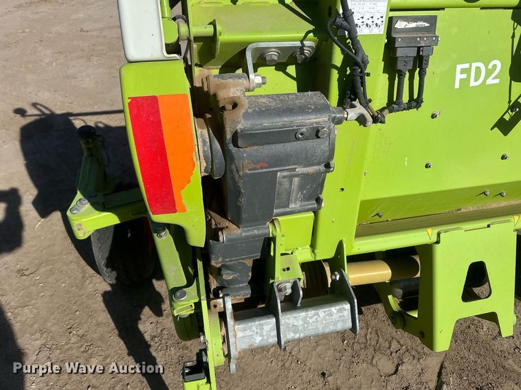 image for item DM2646 2017 Claas 380  pickup head