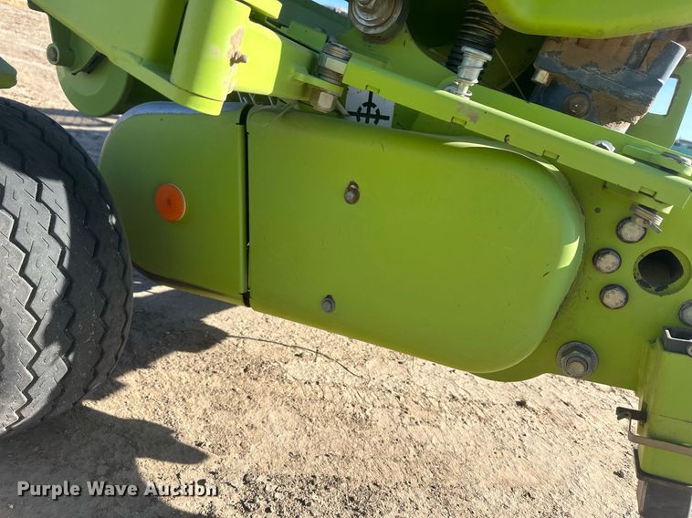 image for item DM2646 2017 Claas 380  pickup head