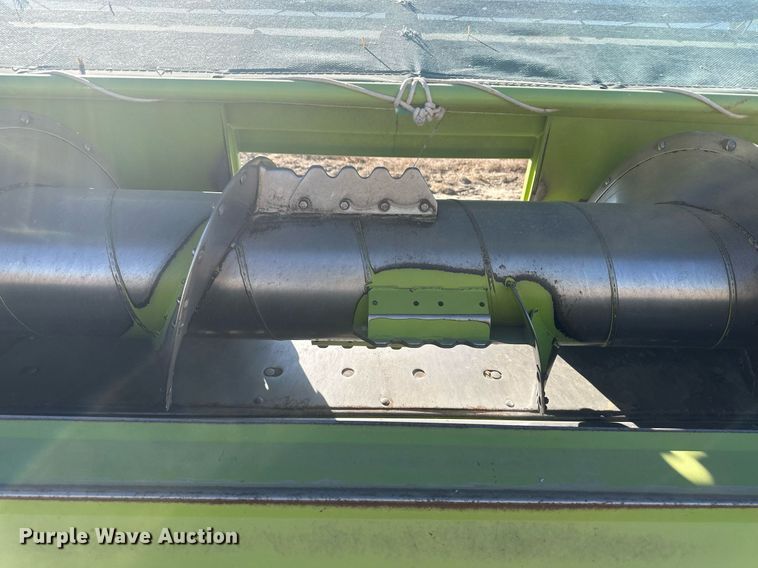 image for item DM2646 2017 Claas 380  pickup head