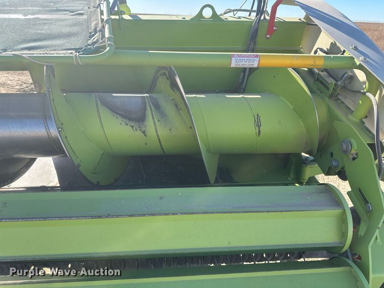 image for item DM2646 2017 Claas 380  pickup head