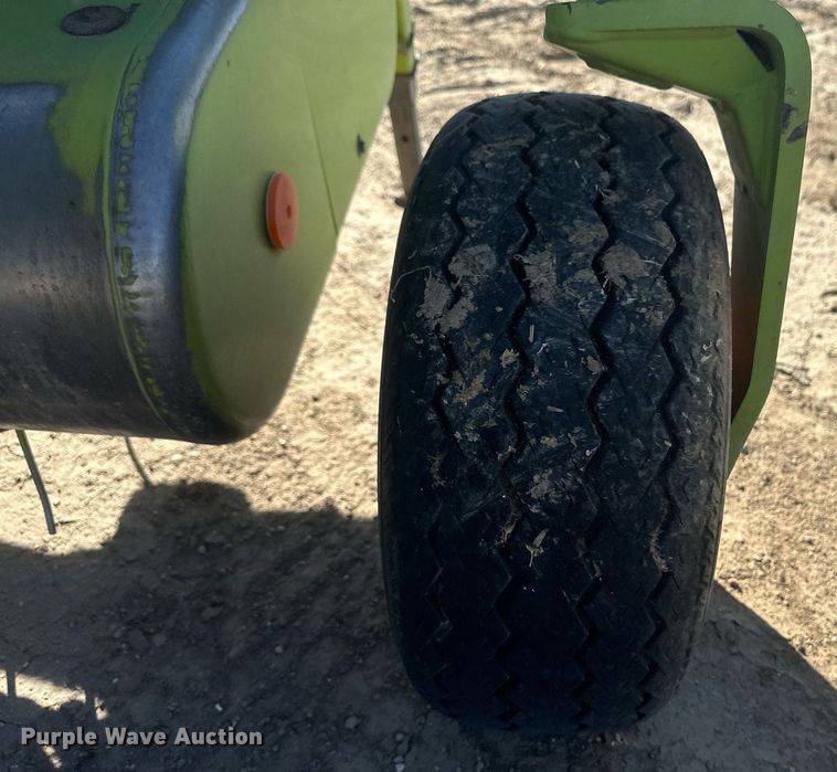 image for item DM2646 2017 Claas 380  pickup head