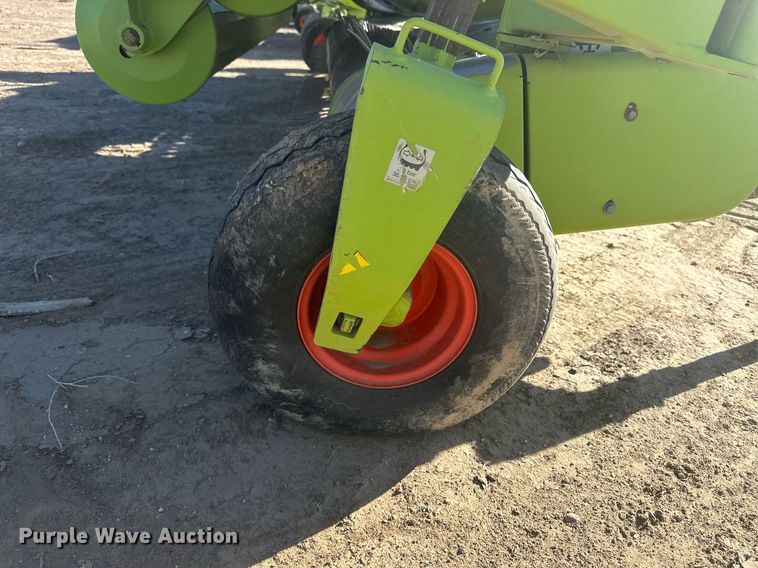 image for item DM2646 2017 Claas 380  pickup head