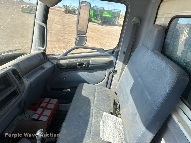 image for item DM2648 2006 Hino 268  utility / service truck