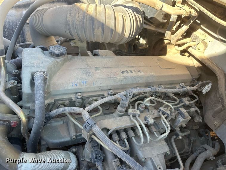 image for item DM2648 2006 Hino 268  utility / service truck