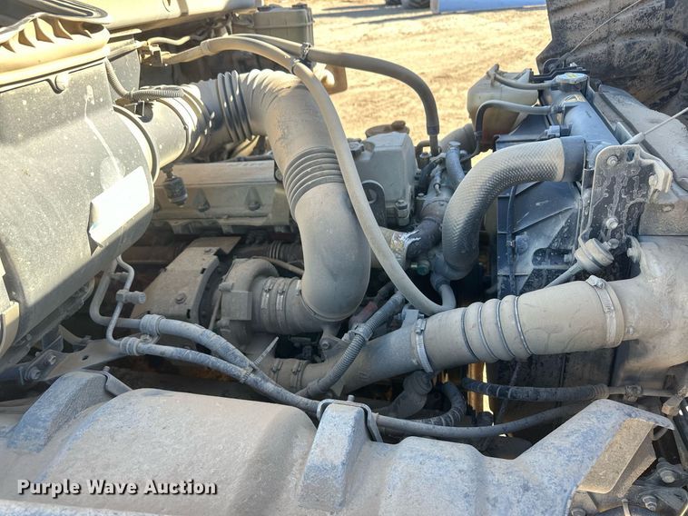 image for item DM2648 2006 Hino 268  utility / service truck