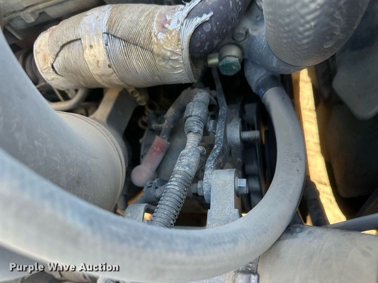 image for item DM2648 2006 Hino 268  utility / service truck