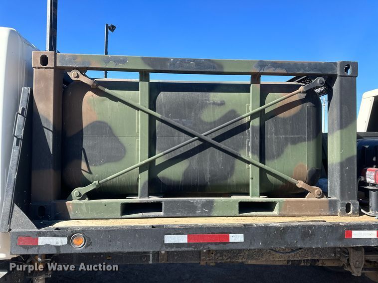 image for item DM2648 2006 Hino 268  utility / service truck