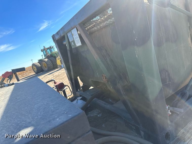 image for item DM2648 2006 Hino 268  utility / service truck