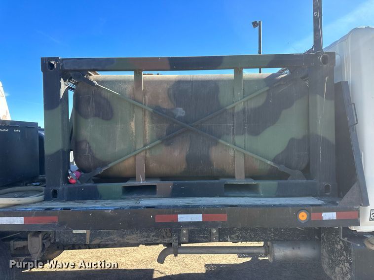 image for item DM2648 2006 Hino 268  utility / service truck