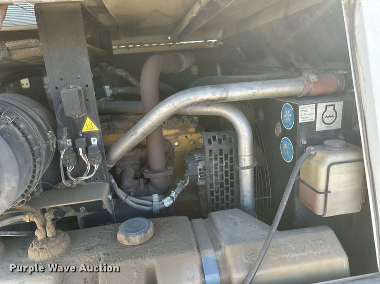 image for item DM2648 2006 Hino 268  utility / service truck