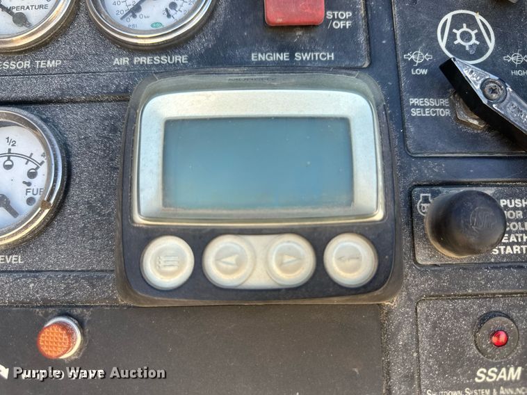 image for item DM2648 2006 Hino 268  utility / service truck