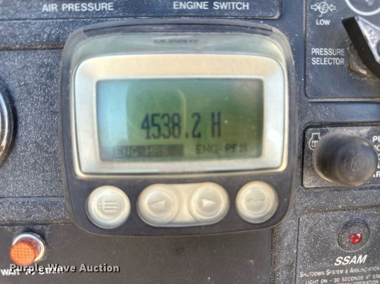 image for item DM2648 2006 Hino 268  utility / service truck