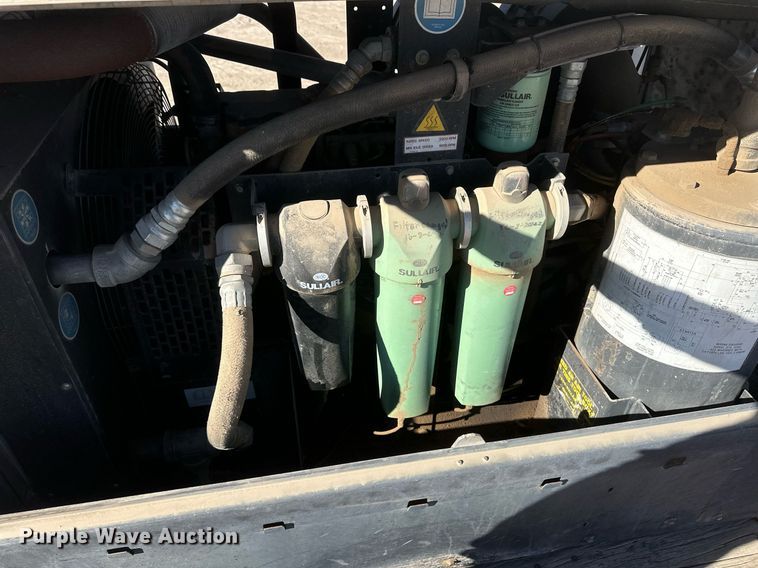 image for item DM2648 2006 Hino 268  utility / service truck