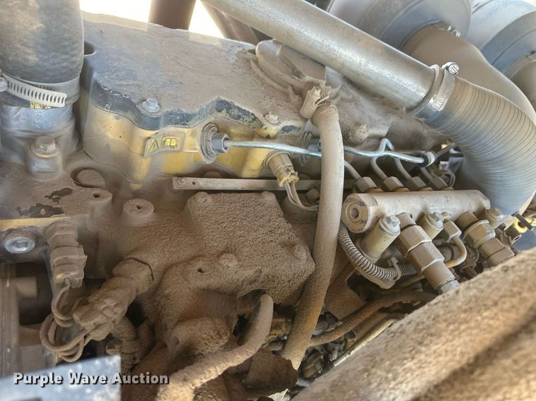 image for item DM2648 2006 Hino 268  utility / service truck