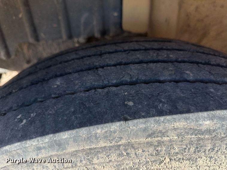 image for item DM2648 2006 Hino 268  utility / service truck