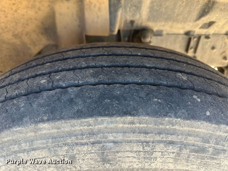 image for item DM2648 2006 Hino 268  utility / service truck