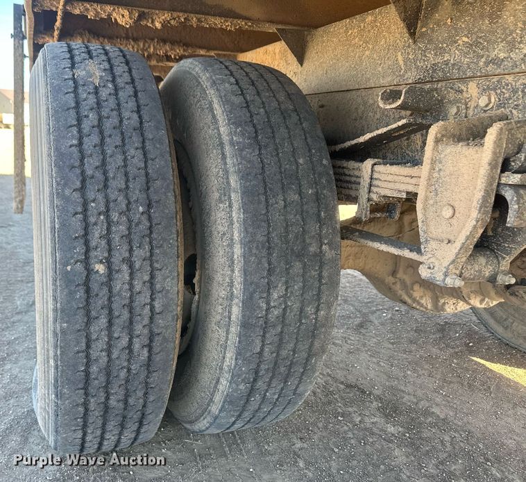 image for item DM2648 2006 Hino 268  utility / service truck