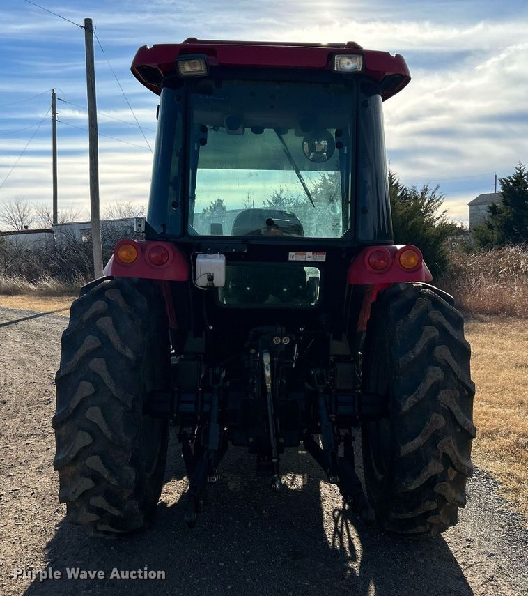 image for item DN0574 2015 Mahindra 2565  tractor