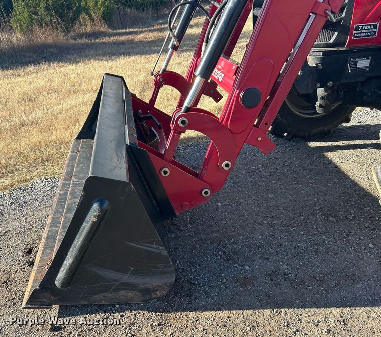 image for item DN0574 2015 Mahindra 2565  tractor