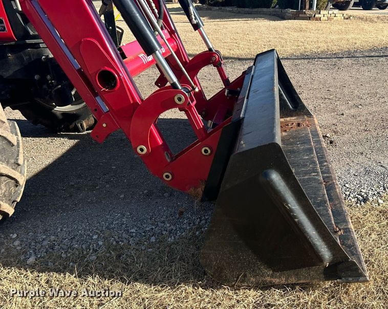 image for item DN0574 2015 Mahindra 2565  tractor