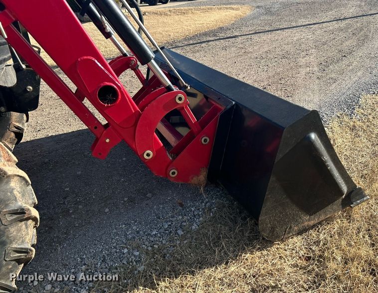 image for item DN0574 2015 Mahindra 2565  tractor