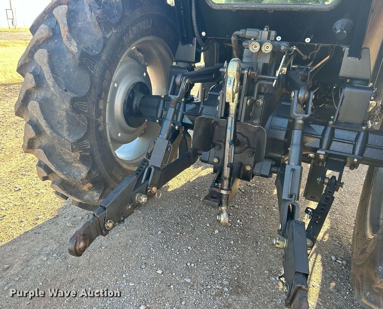 image for item DN0574 2015 Mahindra 2565  tractor