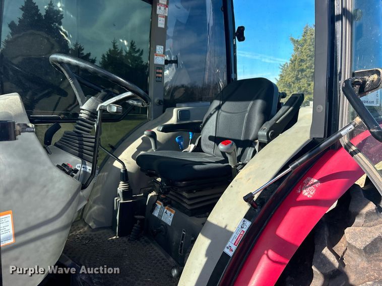 image for item DN0574 2015 Mahindra 2565  tractor