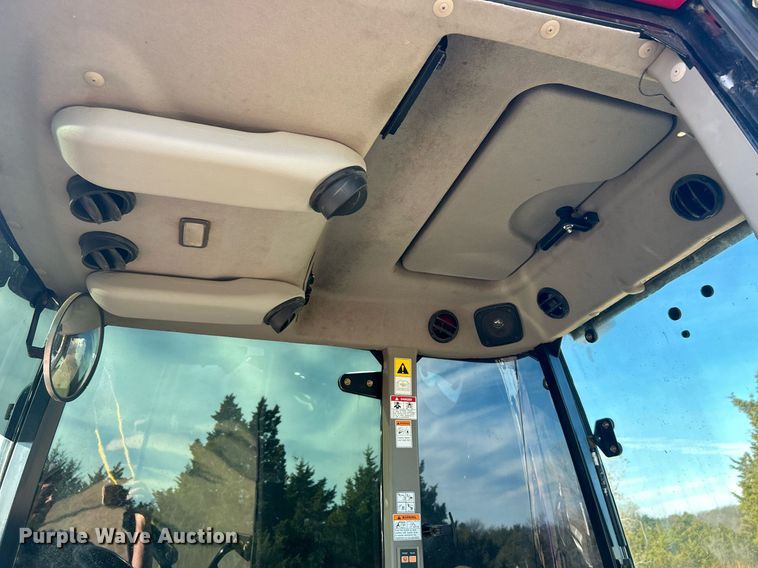 image for item DN0574 2015 Mahindra 2565  tractor