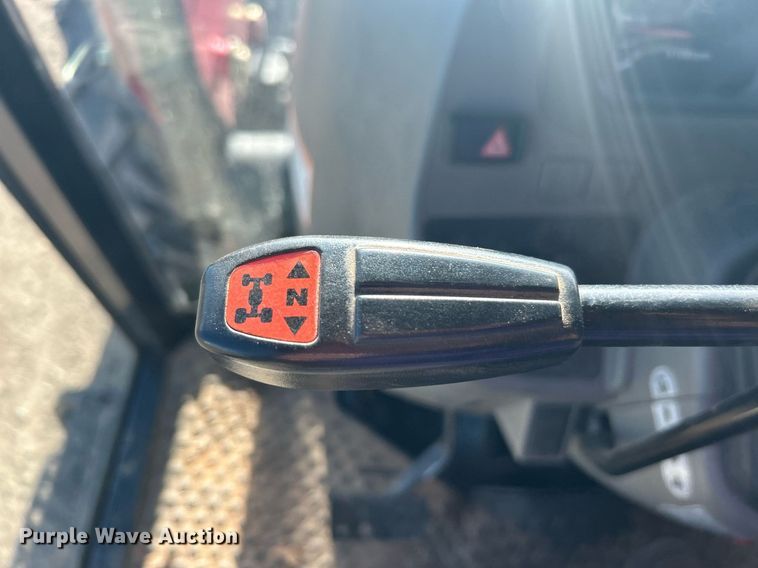 image for item DN0574 2015 Mahindra 2565  tractor