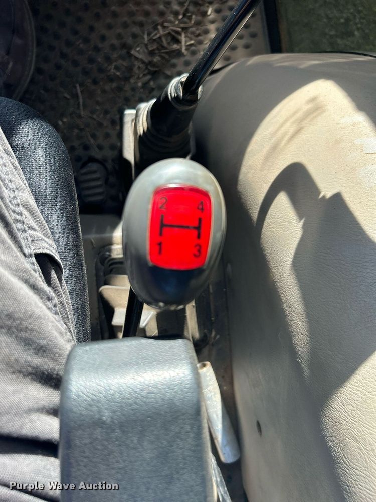 image for item DN0574 2015 Mahindra 2565  tractor