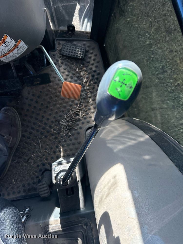 image for item DN0574 2015 Mahindra 2565  tractor