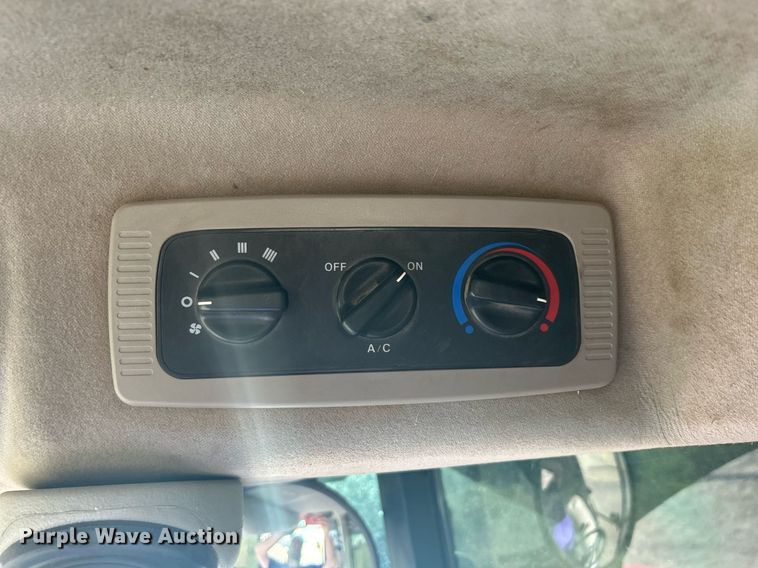 image for item DN0574 2015 Mahindra 2565  tractor