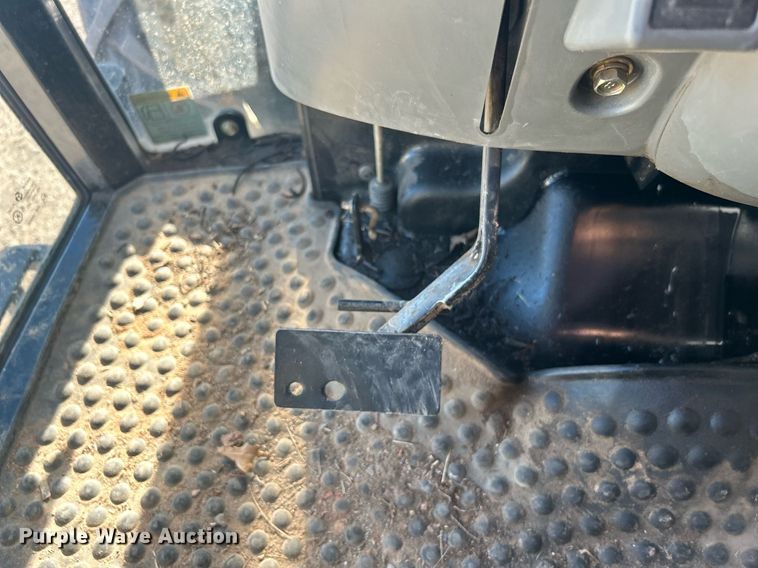 image for item DN0574 2015 Mahindra 2565  tractor