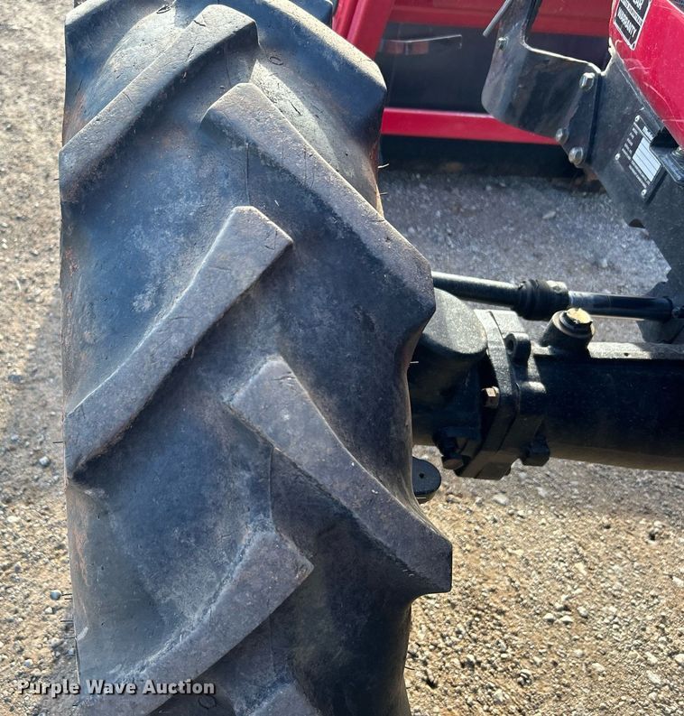 image for item DN0574 2015 Mahindra 2565  tractor
