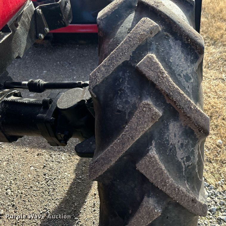 image for item DN0574 2015 Mahindra 2565  tractor