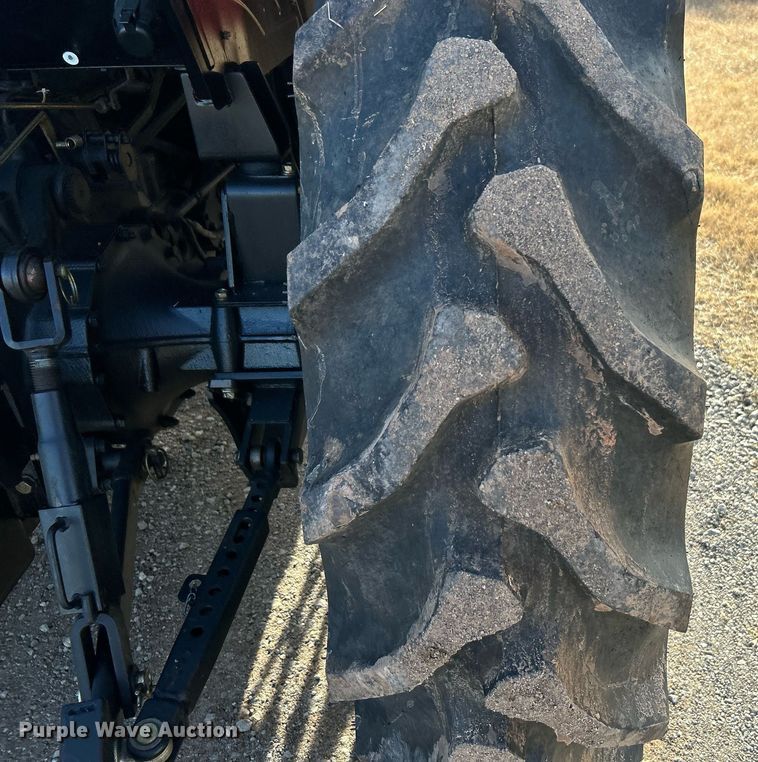 image for item DN0574 2015 Mahindra 2565  tractor