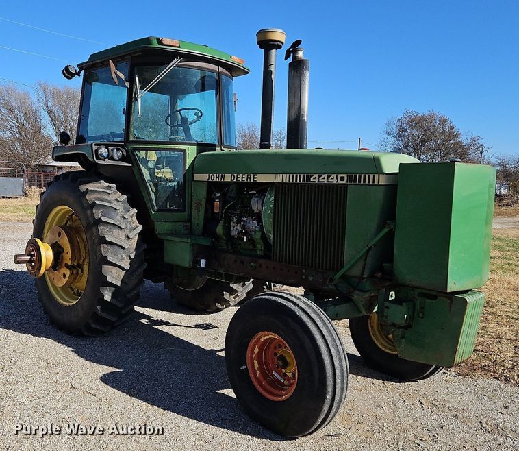 image for item DN7082 1978 John Deere 4440  tractor