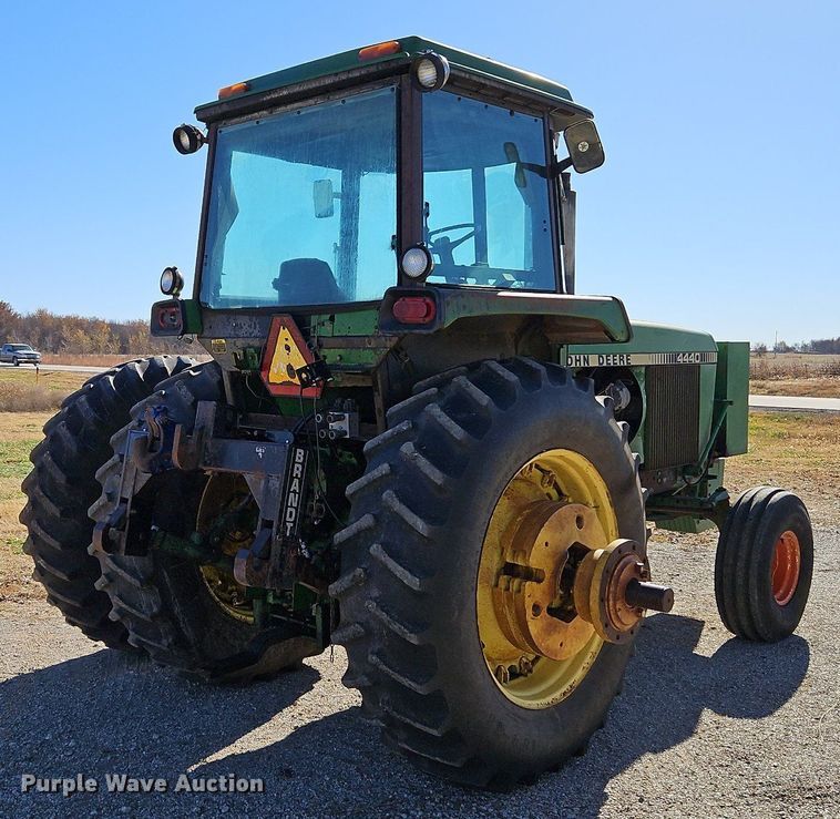 image for item DN7082 1978 John Deere 4440  tractor