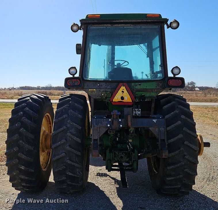image for item DN7082 1978 John Deere 4440  tractor