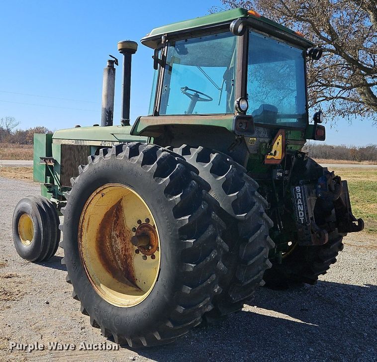 image for item DN7082 1978 John Deere 4440  tractor