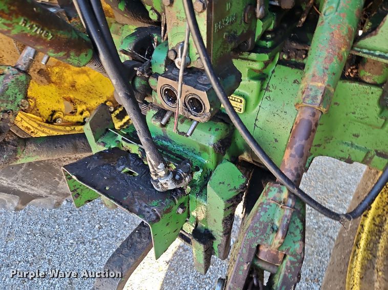 image for item DN7082 1978 John Deere 4440  tractor
