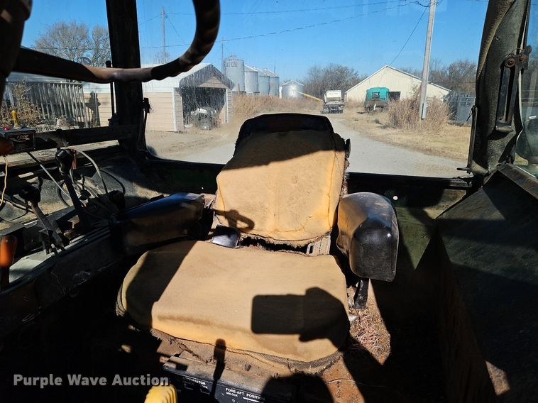 image for item DN7082 1978 John Deere 4440  tractor