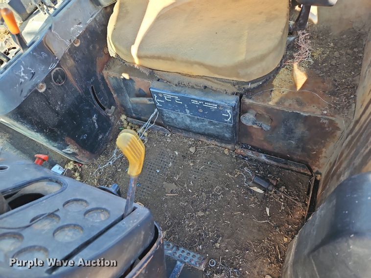 image for item DN7082 1978 John Deere 4440  tractor