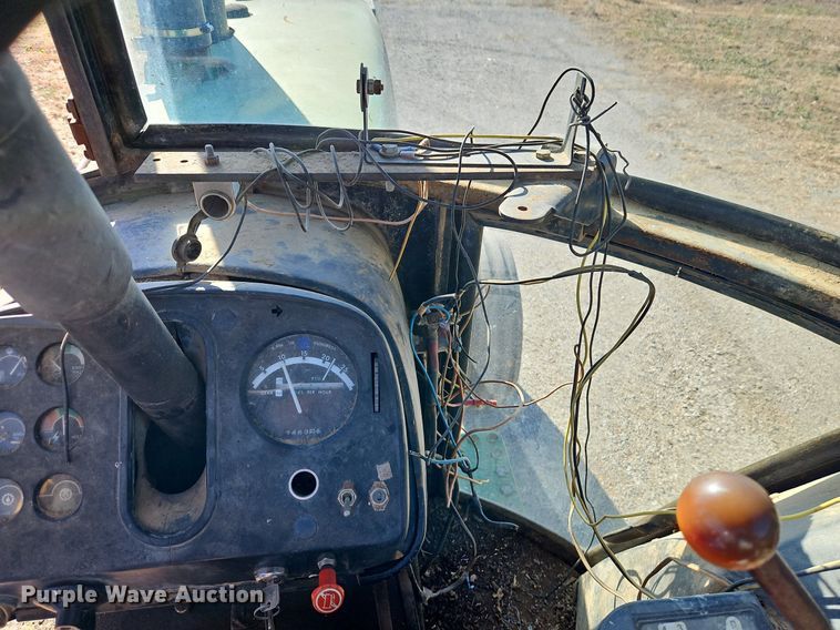 image for item DN7082 1978 John Deere 4440  tractor