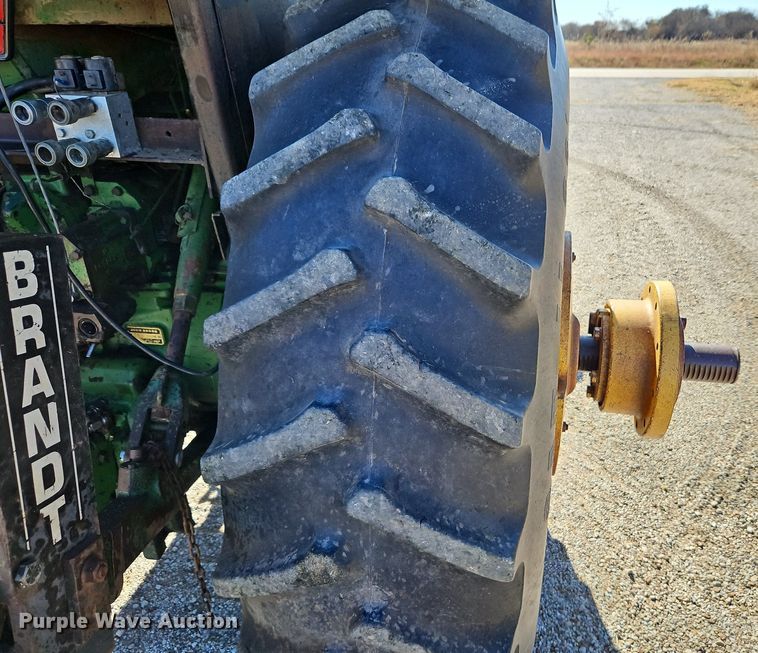 image for item DN7082 1978 John Deere 4440  tractor