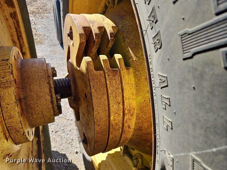 image for item DN7082 1978 John Deere 4440  tractor