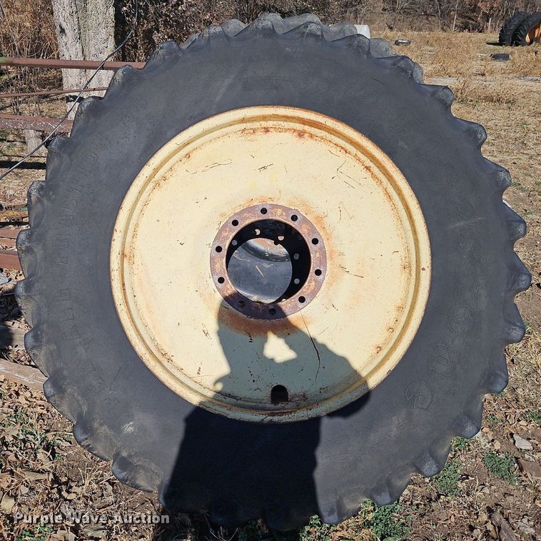 image for item DN7082 1978 John Deere 4440  tractor