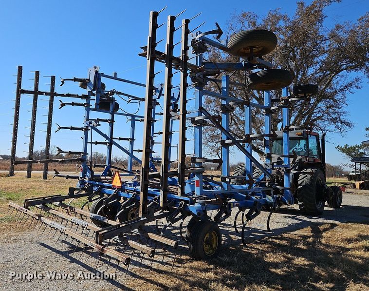 image for item DN7083 DMI Tigermate TMDF  field cultivator