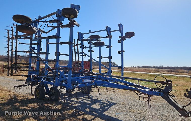 image for item DN7083 DMI Tigermate TMDF  field cultivator